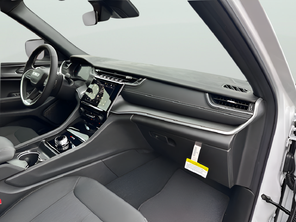 New 2026 Jeep Grand Cherokee Laredo RWD image 34