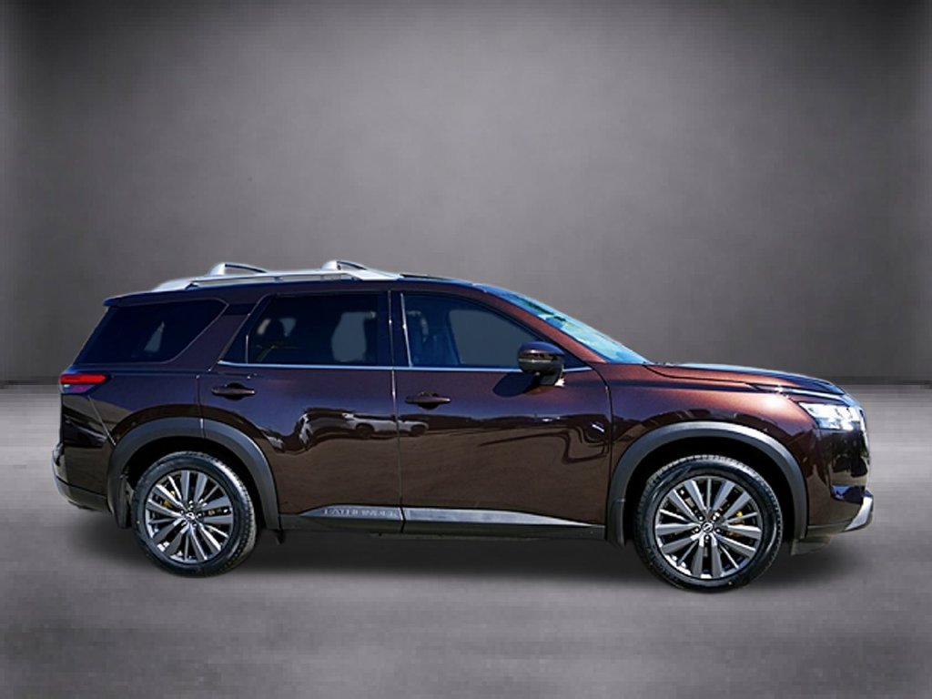 Used 2022 Nissan Pathfinder SL w/ SL Premium Package FWD image 3