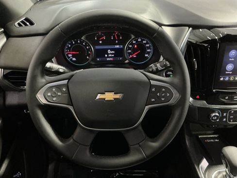 Used 2023 Chevrolet Traverse LT FWD image 17