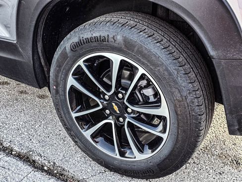 Used 2025 Chevrolet TrailBlazer LT w/ Driver Confidence Package image 7