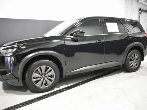 Certified 2024 Nissan Pathfinder S image 2