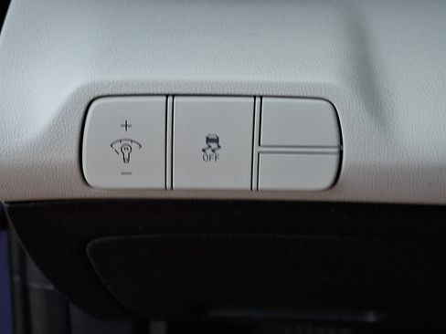 Used 2024 Hyundai Elantra Limited FWD image 28