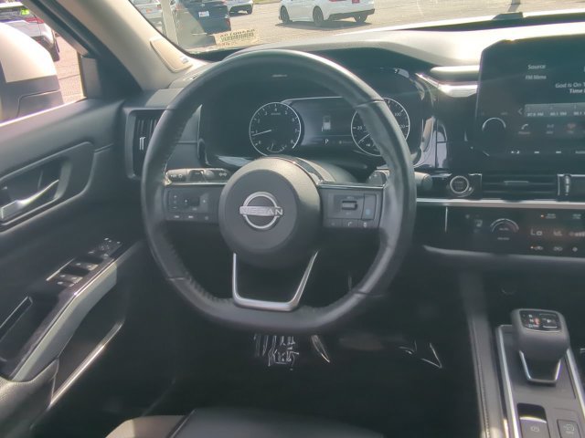 Used 2024 Nissan Pathfinder SL w/ SL Premium Package FWD image 18