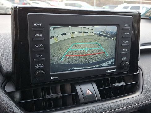 Used 2022 Toyota RAV4 XLE w/ Convenience Package image 18