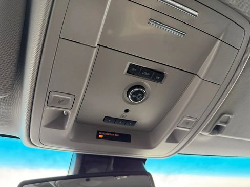 Used 2019 Chevrolet Suburban LT image 29