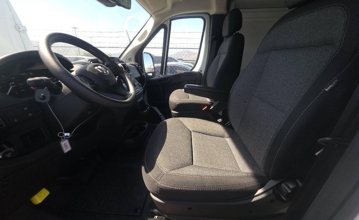 Used 2024 RAM ProMaster 2500 w/ Safety Group FWD image 9