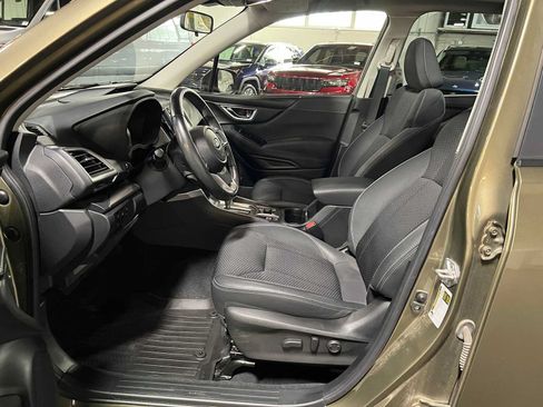 Used 2023 Subaru Forester Premium AWD/4WD image 23