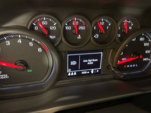 Used 2025 Chevrolet Silverado 1500 Custom image 27