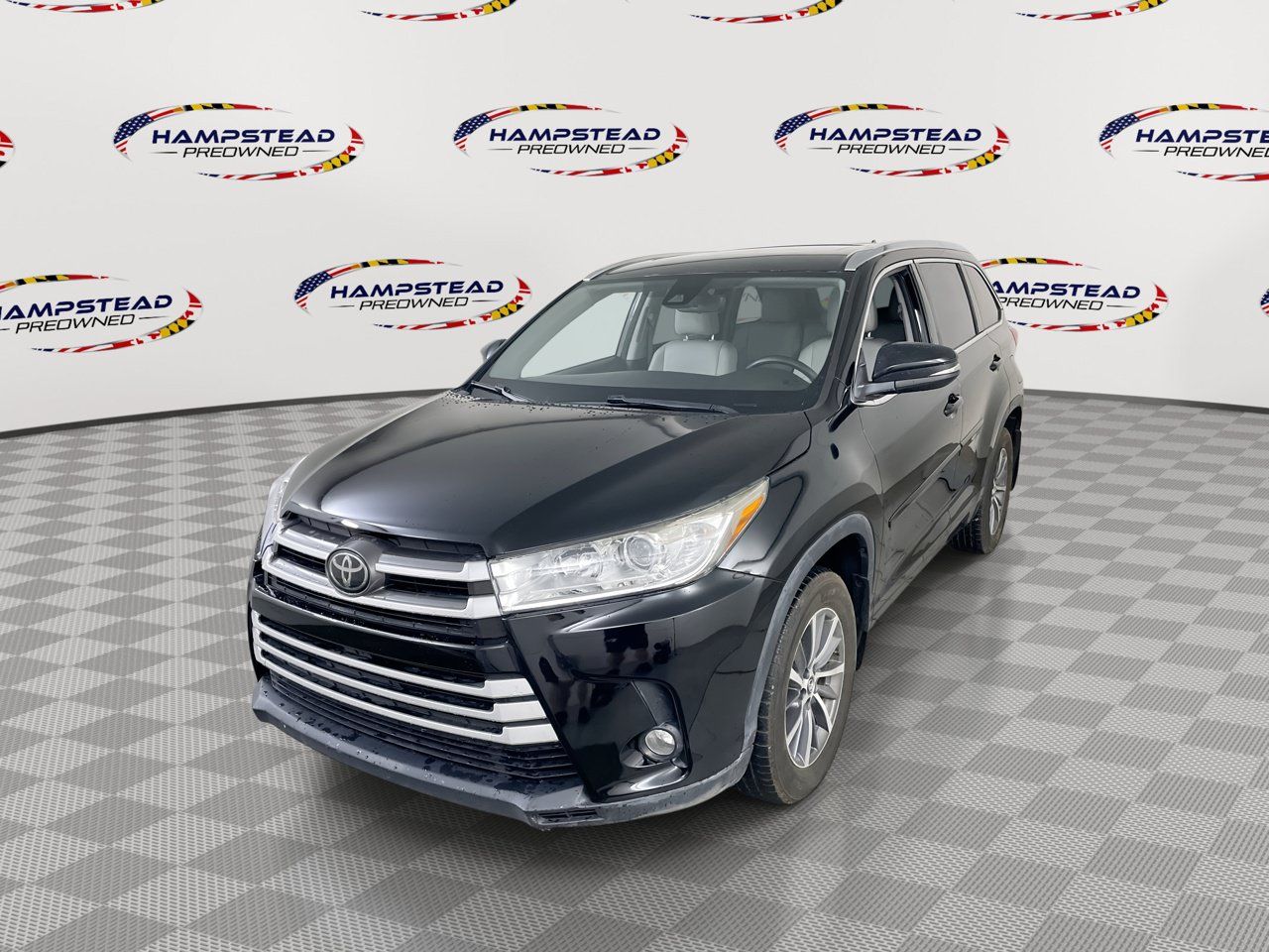 Used 2018 Toyota Highlander XLE AWD/4WD image 1