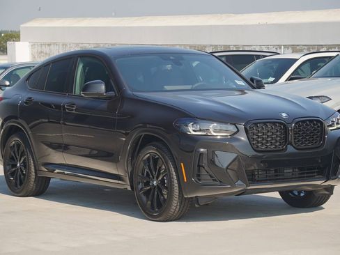 Used 2025 BMW X4 xDrive30i w/ Premium Package AWD/4WD image 3