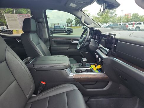Certified 2025 GMC Sierra 1500 SLT w/ SLT Premium Package image 10