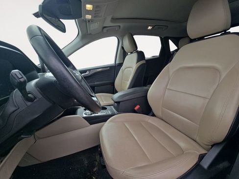 Used 2021 Ford Escape Titanium w/ Class II Trailer Tow Package image 9