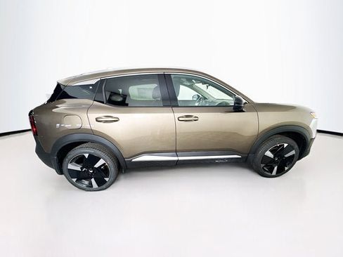 New 2026 Nissan Kicks SR w/ SR Premium Package image 4