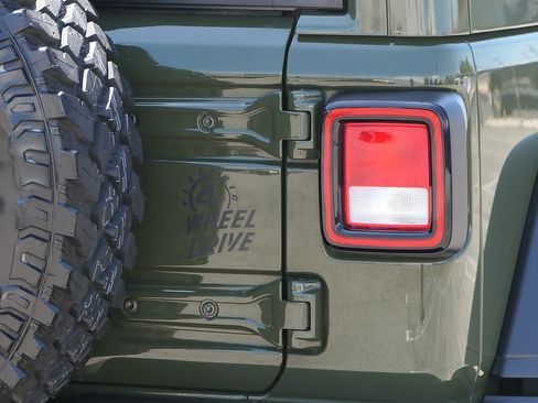 Used 2023 Jeep Wrangler Unlimited w/ 8.4" Radio Group AWD/4WD image 4