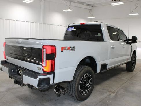Used 2026 Ford F250 Platinum AWD/4WD image 9