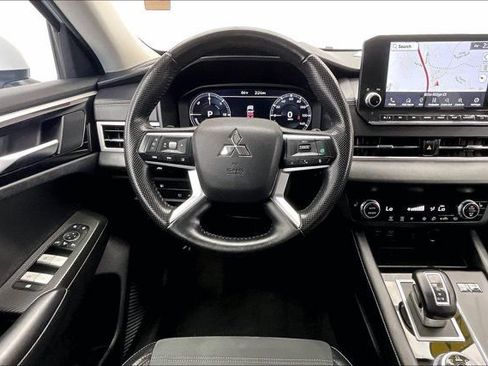 Used 2024 Mitsubishi Outlander SE AWD/4WD image 4