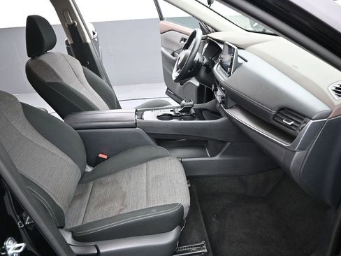 Used 2023 Nissan Rogue SV image 23