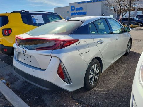 Used 2018 Toyota Prius Prime Advanced image 2