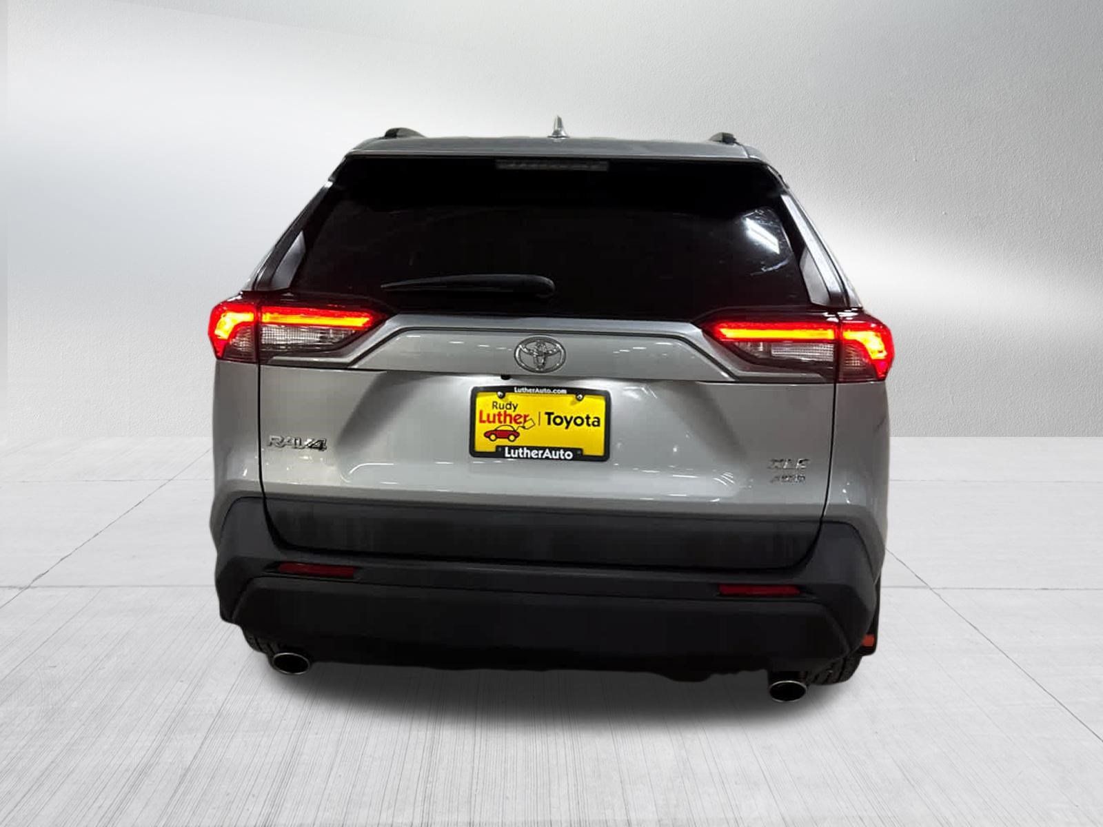 Used 2022 Toyota RAV4 XLE w/ Convenience Package AWD/4WD image 5