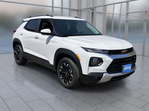 Used 2023 Chevrolet TrailBlazer LT w/ Convenience Package AWD/4WD image 1