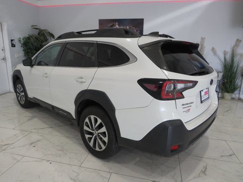 Used 2023 Subaru Outback Premium AWD/4WD image 5