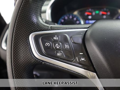 Used 2023 Chevrolet Equinox LT image 3