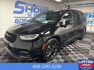 Used 2025 Chrysler Pacifica Limited FWD 360° Tour