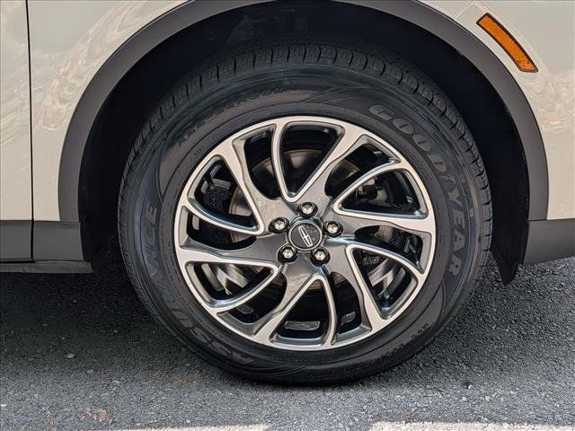 Used 2022 Lincoln Corsair AWD w/ Equipment Group 101A image 7