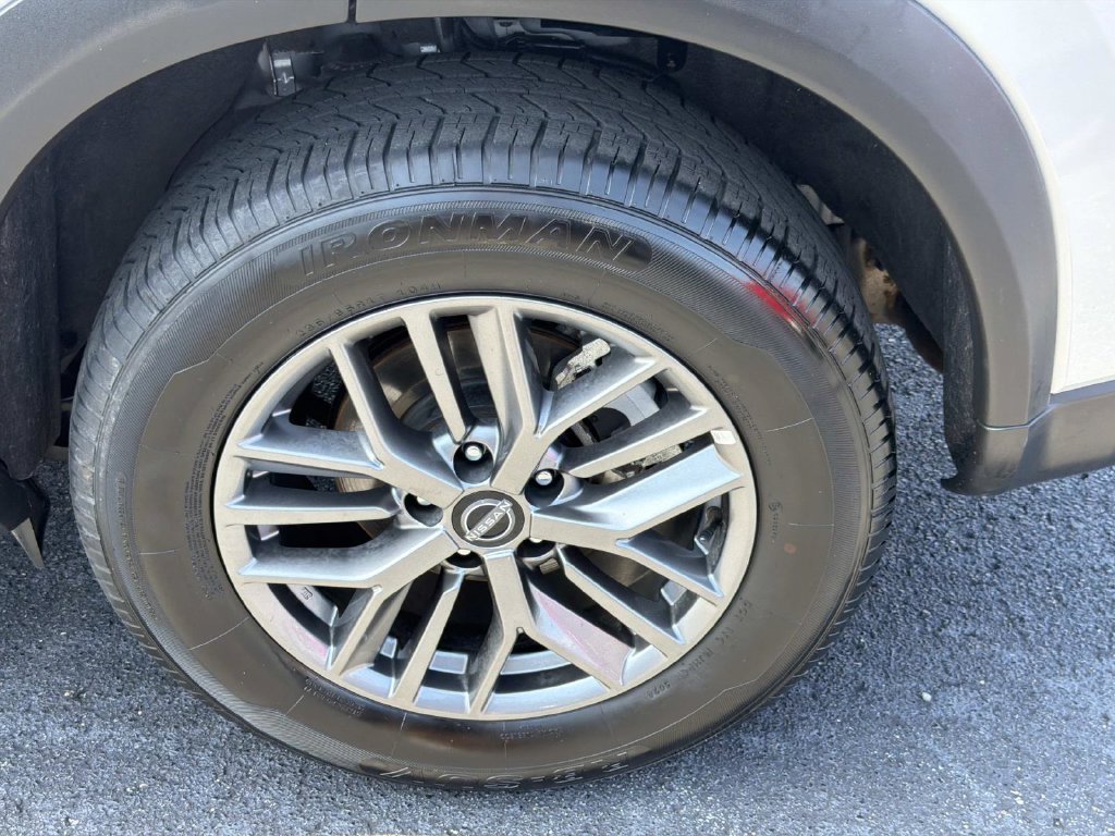 Used 2024 Nissan Rogue S AWD/4WD image 11