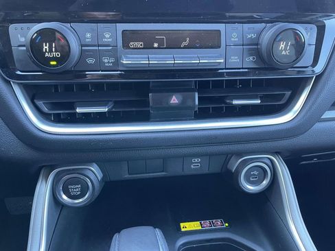 Used 2025 Toyota Grand Highlander FWD image 42