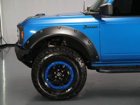 Used 2022 Ford Bronco 4-Door w/ Sasquatch Package AWD/4WD image 3