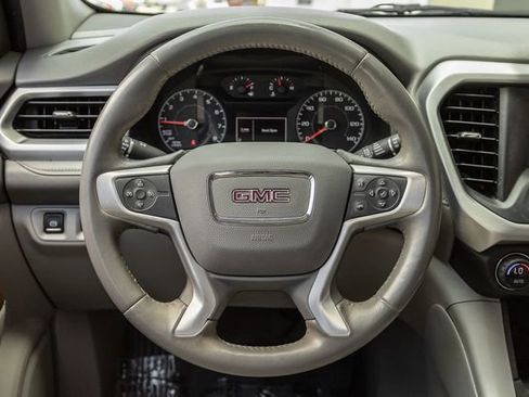 Used 2018 GMC Acadia SLE image 8