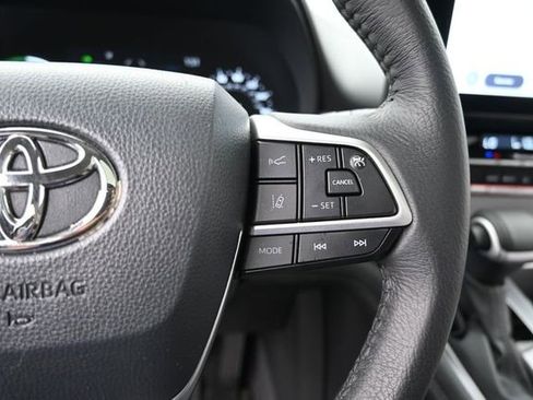 Certified 2026 Toyota Sienna XLE AWD/4WD image 26