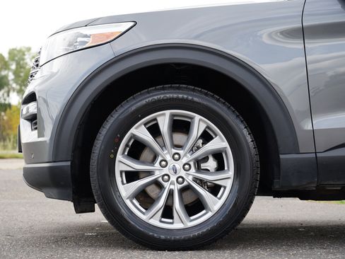 Used 2023 Ford Explorer Limited w/ Equipment Group 301A image 13