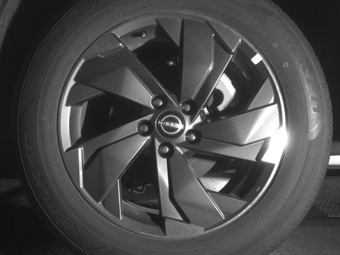 Used 2025 Nissan Rogue SV FWD image 14