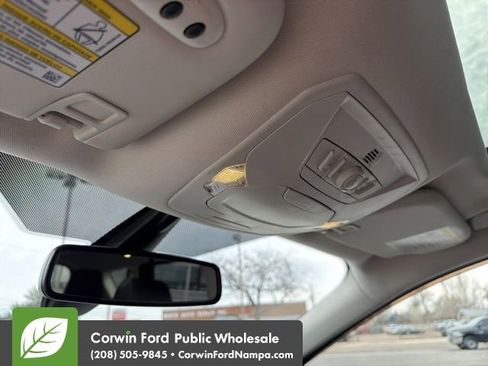 Used 2015 Ford Escape Titanium w/ Canadian Touring Package AWD/4WD image 18