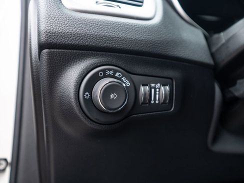 Used 2019 Jeep Compass Latitude w/ Cold Weather Group image 20