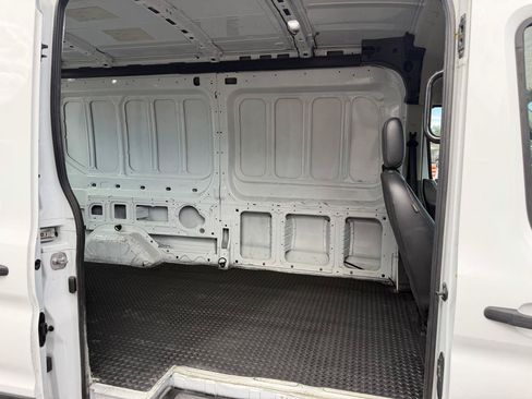 Used 2020 Ford Transit 250 Medium Roof RWD image 28