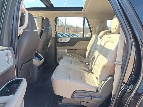 Certified 2024 Lincoln Navigator L Reserve AWD/4WD image 10