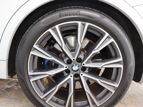 Used 2021 BMW X7 M50i image 20