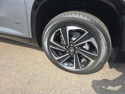 New 2026 Buick Enclave Sport Touring w/ Power Package image 9