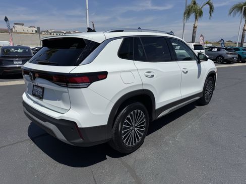 Certified 2025 Volkswagen Tiguan S FWD image 9
