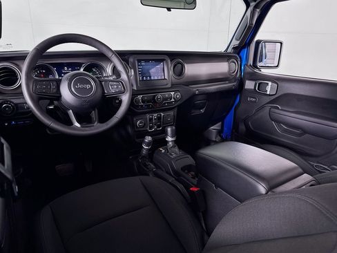 Used 2023 Jeep Wrangler Unlimited AWD/4WD image 30