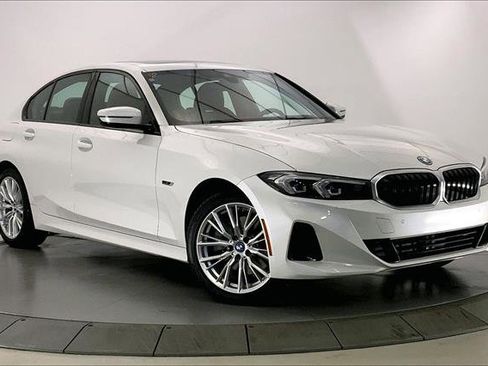Certified 2023 BMW 330e xDrive w/ Premium Package image 33