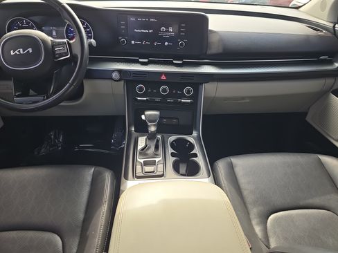 Used 2023 Kia Carnival LX FWD image 14