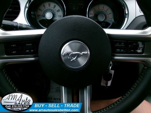 Used 2010 Ford Mustang Coupe RWD image 11