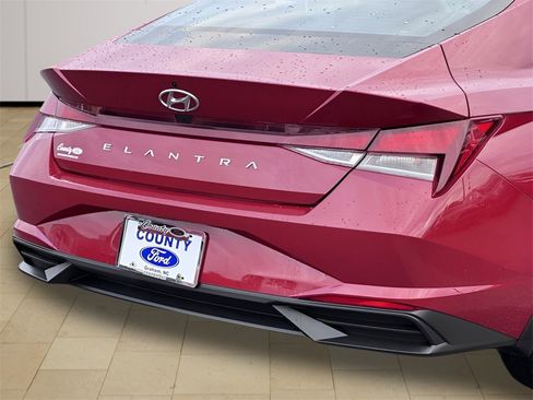 Used 2023 Hyundai Elantra SEL image 36