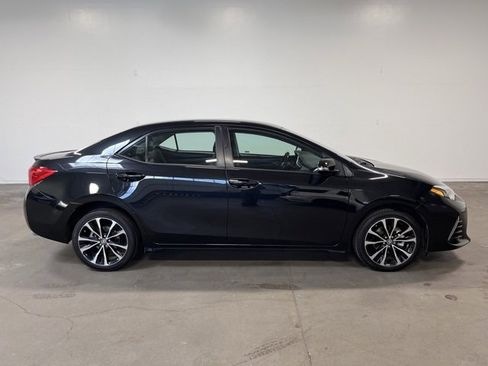 Used 2019 Toyota Corolla L image 2