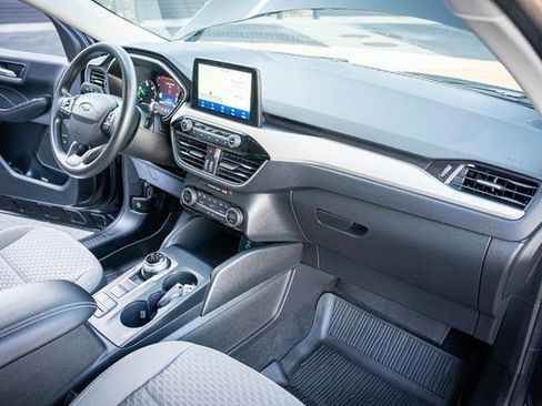 Used 2021 Ford Escape SE image 32