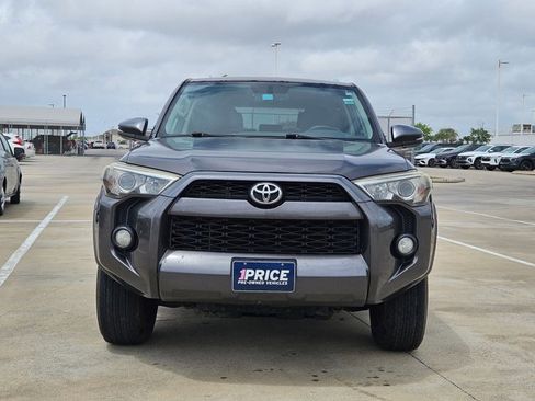 Used 2017 Toyota 4Runner SR5 Premium image 2